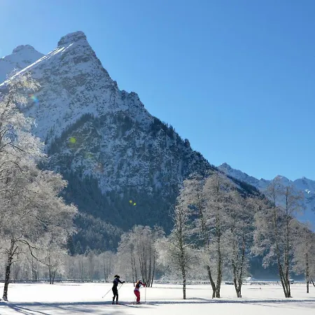 Huettl By Interhome * טרינס